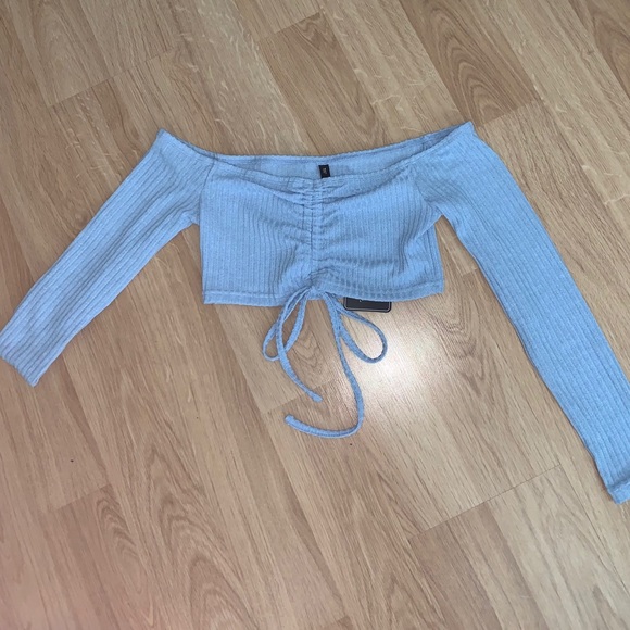 Ribbed Knit Cinched Off Shoulder Crop Top - Picture 3 of 3